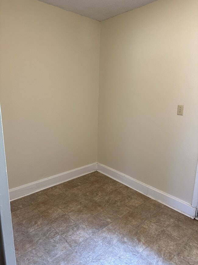 Building Photo - 6 Mancuso Dr