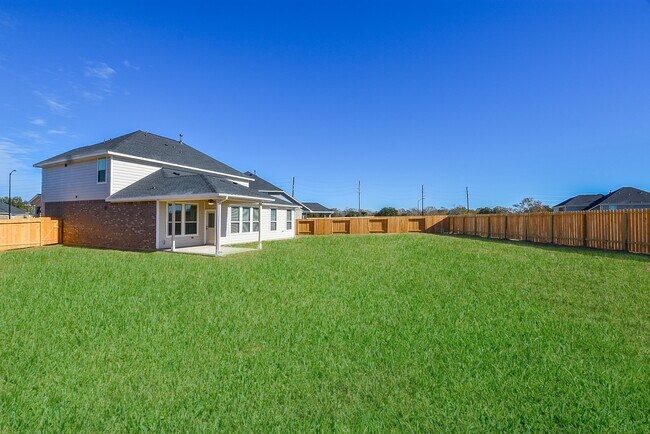 Building Photo - 8106 Royal Palm Ct