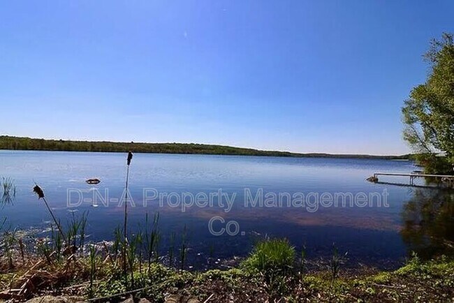 Building Photo - 108 3rd St