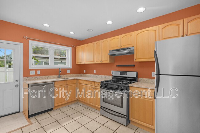 Building Photo - 1125 Haubert St