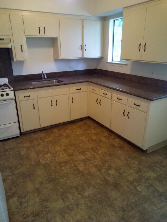 Interior Photo - Coloma Garden Apartments