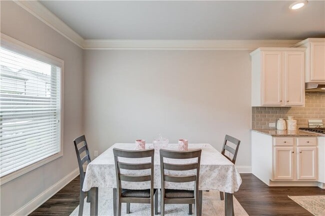 Building Photo - 404 Henson Farm Dr