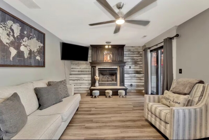 Building Photo - 10106 W Jamesburg St