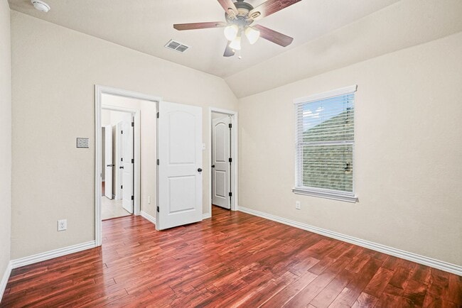 Building Photo - Bella Vista Rental - 5 Bedroom 3.5 bath!