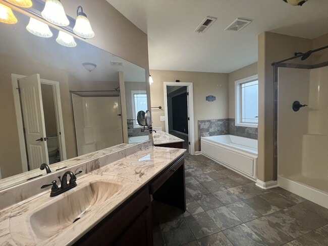 Building Photo - 1701 Winterhaven Ct