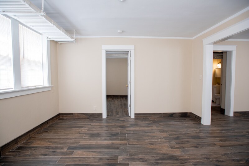 Building Photo - 1704 E Locust St