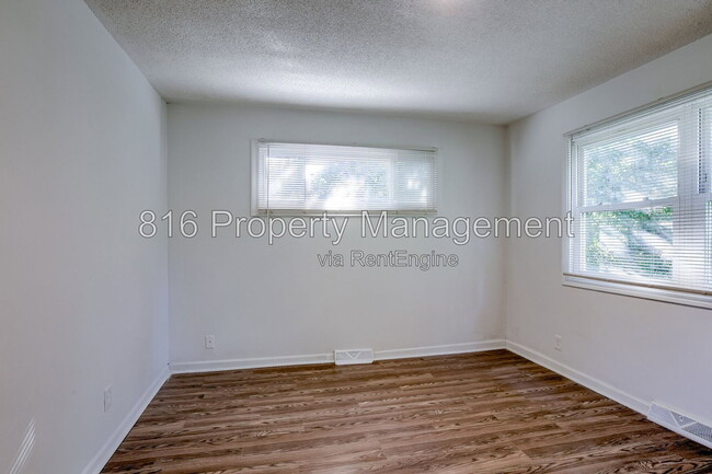Building Photo - 8701 E 114th St