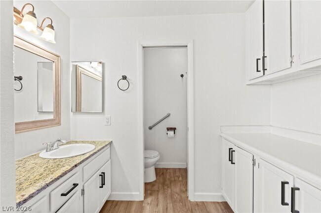 Building Photo - 2212 Silver Pine Dr