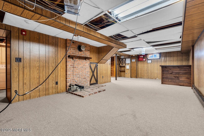 Building Photo - 918 Charles Dr