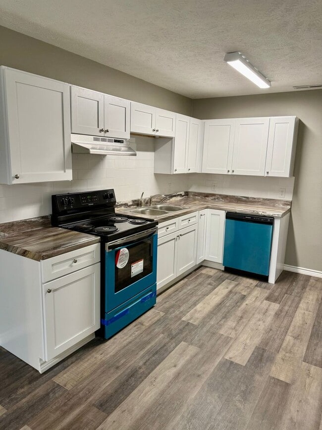 Building Photo - NOW AVAILABLE- 4/2 Completely Remodeled- Never Rented!