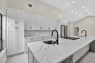 Building Photo - 9581 El Clair Ranch Rd