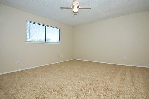 Building Photo - 5309 Maple Ct