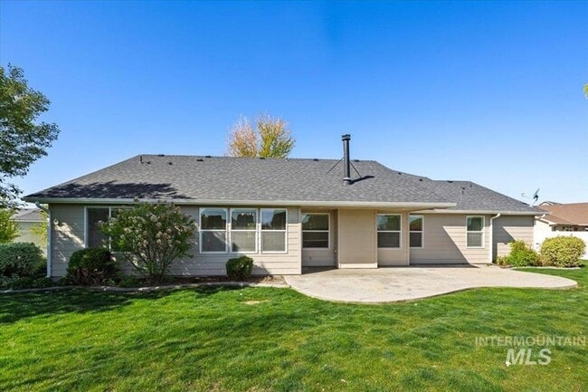 Building Photo - Great 4 bedroom plus bonus room