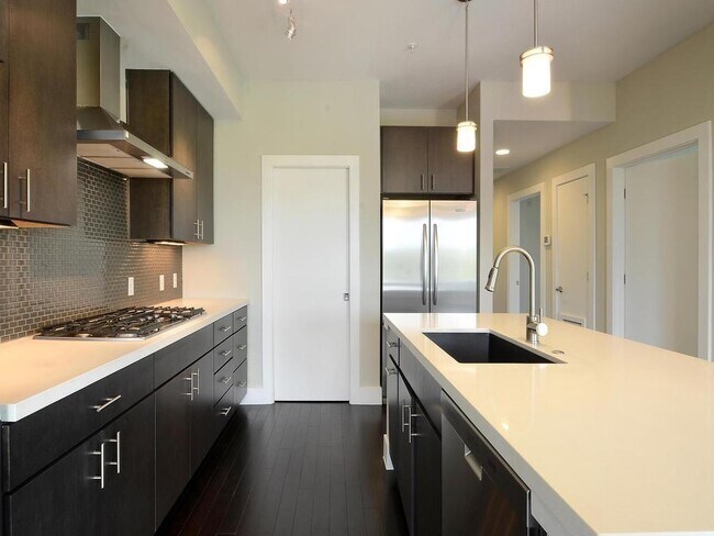 Building Photo - 2612 W 12th St