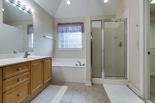 Building Photo - **ESTABLISHED NEIGHBORHOOD, AMAZING LOCATION**