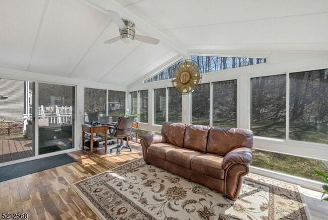 Building Photo - 706 Skyline Dr