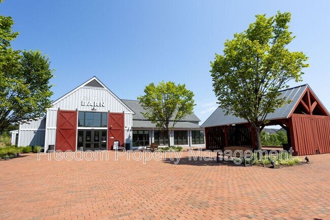 Building Photo - 2425 Morgans Point Dr