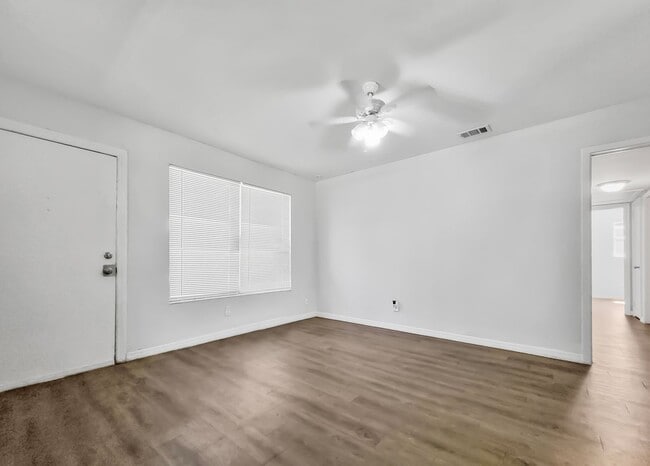 Building Photo - Beautiful Renovated Single Family |  3 BR/1BA | 1-Car Covered Parking | Gated backyard