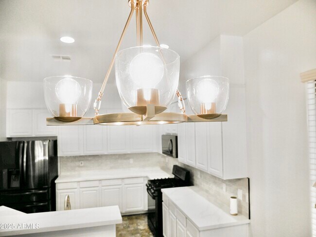 Building Photo - 1024 W Ayrshire Trail