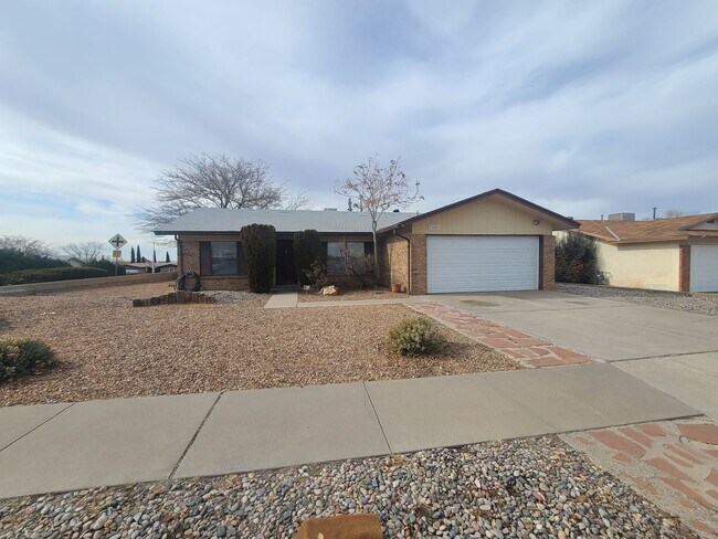 Building Photo - GREAT 3BR HOME IN NICE NE HEIGHTS AREA! Showing 1/6 5PM