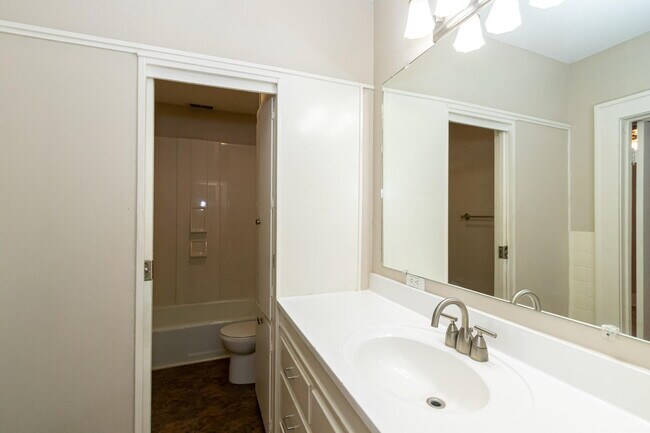 Building Photo - 2307 14th St