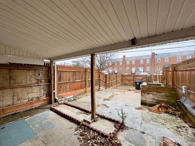 Building Photo - $300 OFF THIS Charming 2 Bedroom/1 Bathroom Townhome in Dundalk, MD!