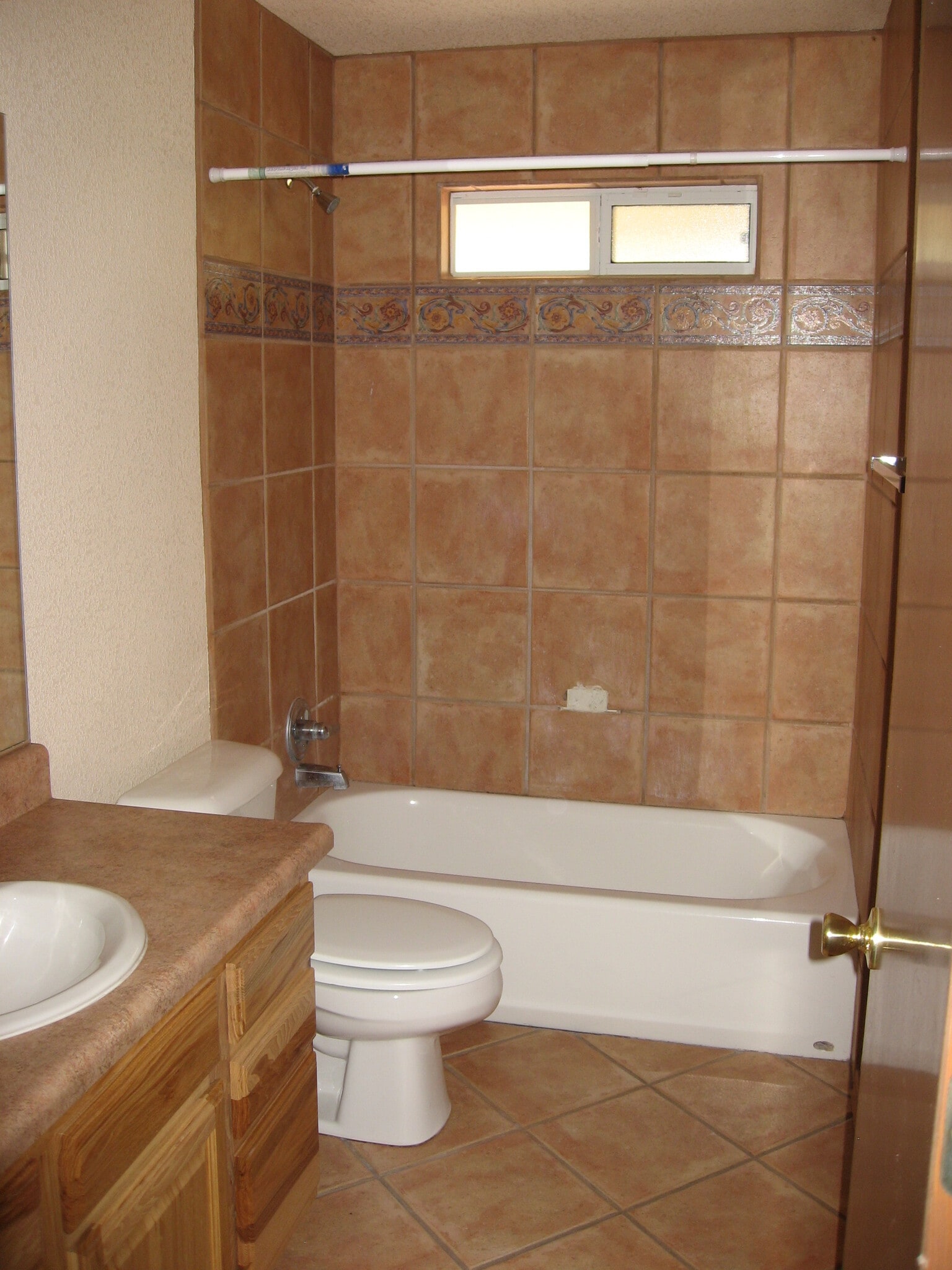 Building Photo - 2355 Saturn Cir