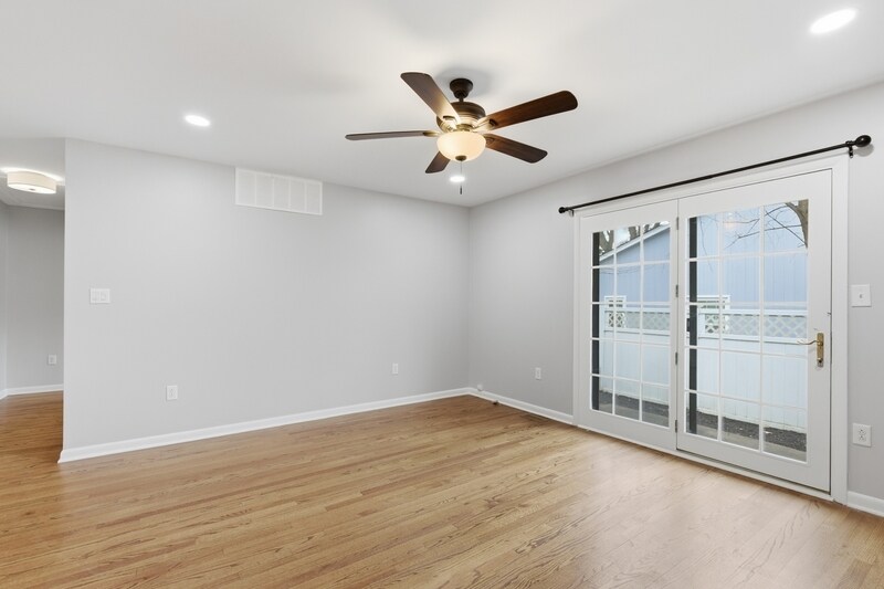 Building Photo - 752 Ticonderoga Ave