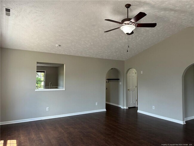 Building Photo - 112 Harvest Ln