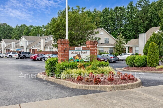 Building Photo - 914 Pine Mill Ct