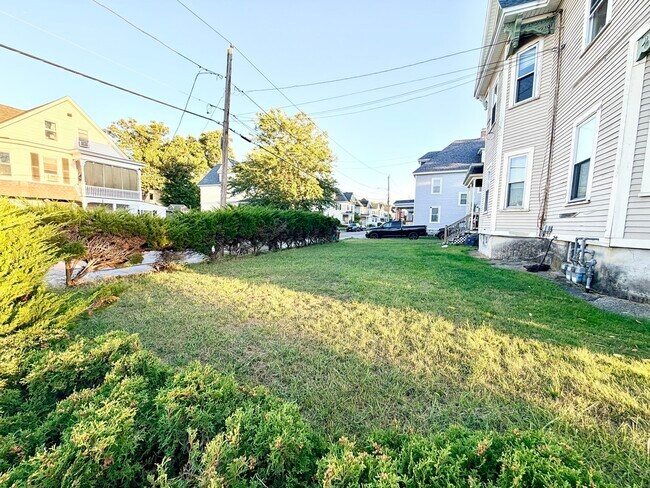 Building Photo - 604 Westford St