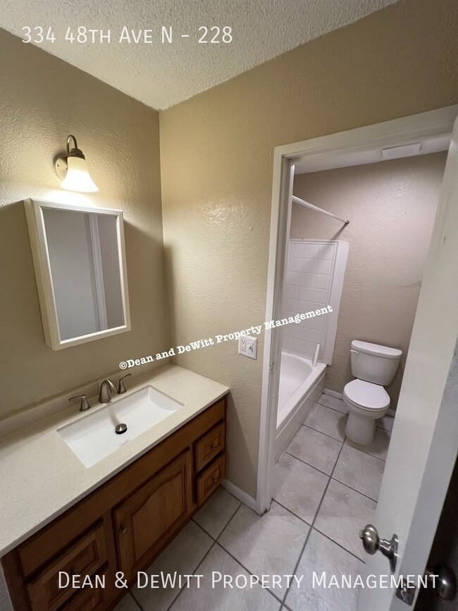 Building Photo - 1/1 Condo in St. Pete - For Rent