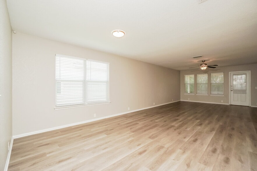 Building Photo - 3411 Maguey Trail
