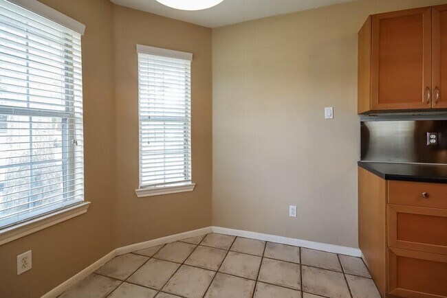 Building Photo - 22926 Sugar Bear Dr
