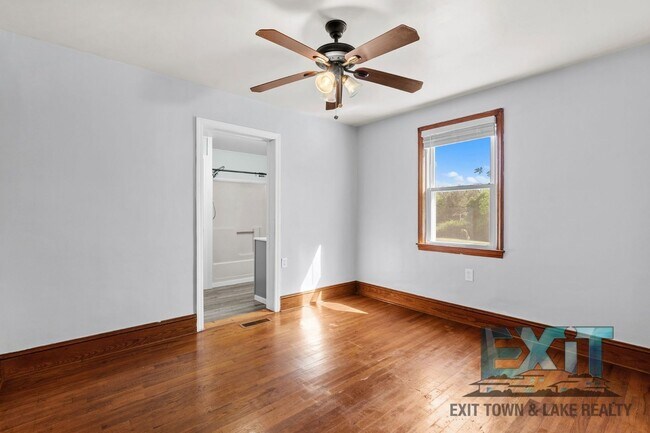 Building Photo - Country Feel, Modern Updates – 3BR Home on Quiet Road Just Outside of South Hill