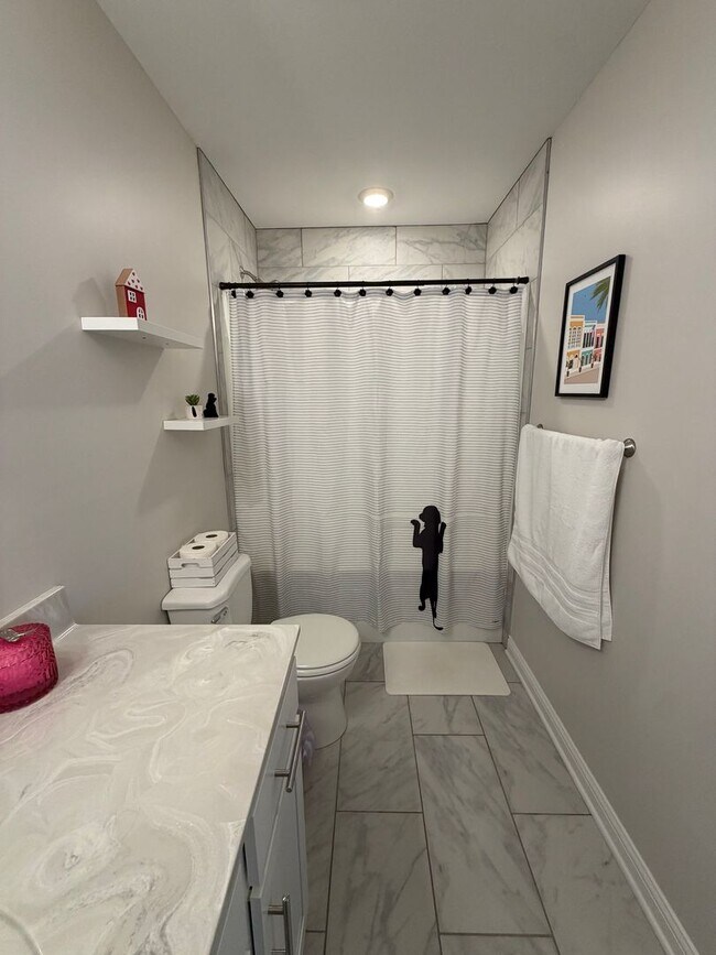 Building Photo - 3 Bedroom 2 1/2 Bath Home For Rent Near Post!