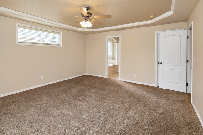 Building Photo - Live Large in Sutherland Farms: Spacious S...