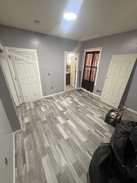 Building Photo - 131-133 Huntington Terrace, 1st floor apt