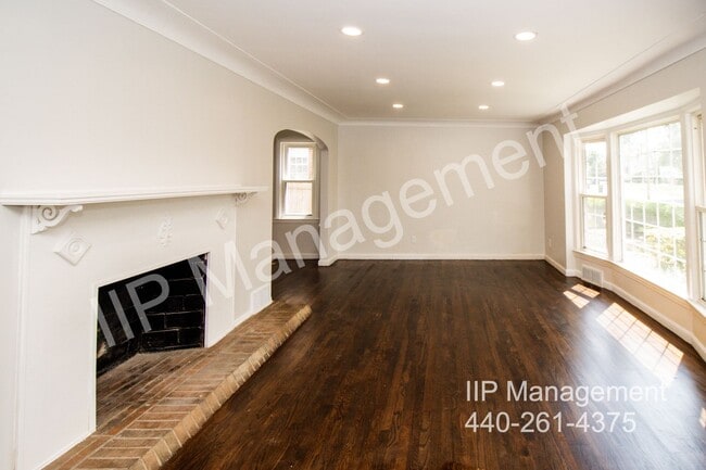 Building Photo - 3549 Grosvenor Rd