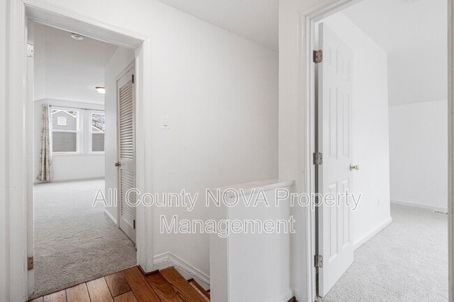 Building Photo - 8600 Lantern Ln