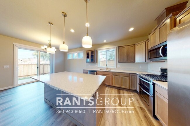 Building Photo - Steilacoom Ridge! Easy I5 Access!