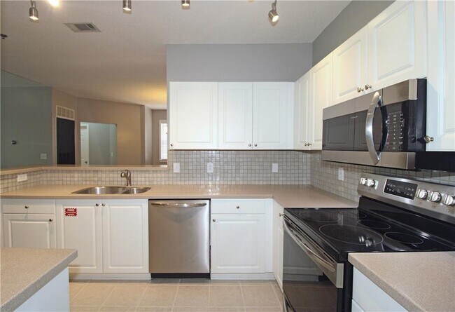 Building Photo - 210 Spring Heights Ln