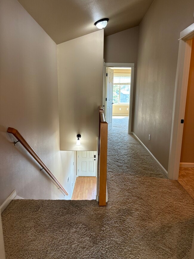 Building Photo - 1408 NE Redspire Ln