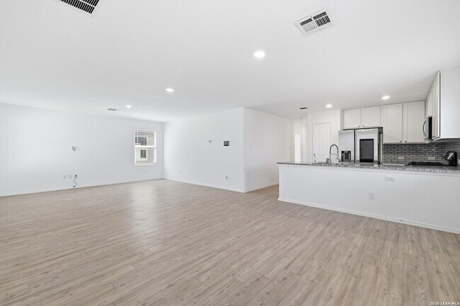Building Photo - 306 Ambush Ridge