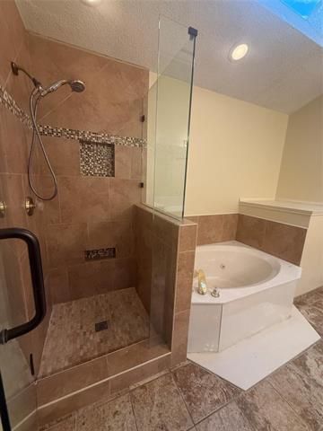 Building Photo - 553 Raintree Cir