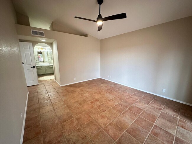 Building Photo - 12237 N Gambel Dr