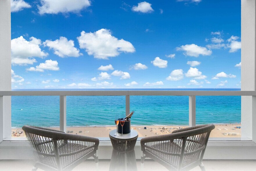 Building Photo - 4391 Collins Ave