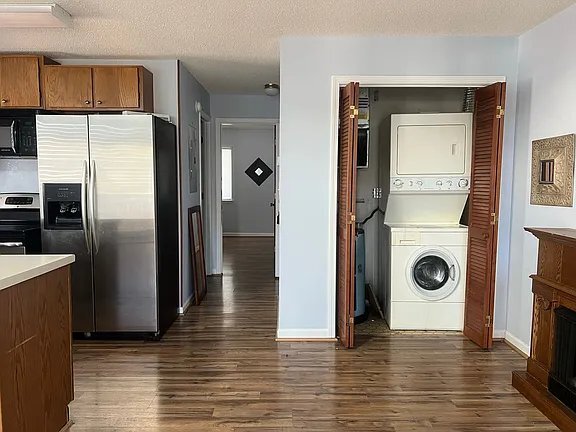 Building Photo - 3700 Golf Colony Ln