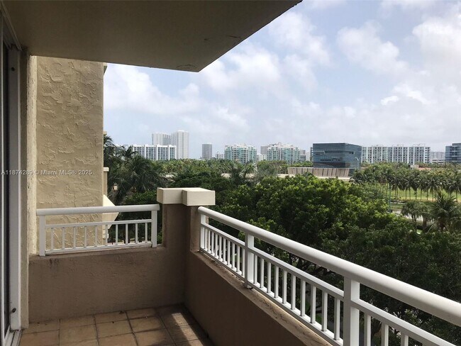 Building Photo - 19501 W Country Club Dr