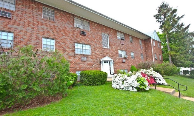 Primary Photo - Maison Ridge
